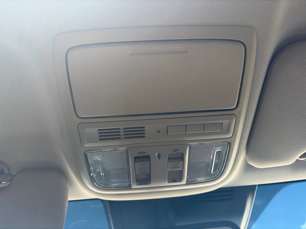 Used 2018 Honda CR-V Touring image 24