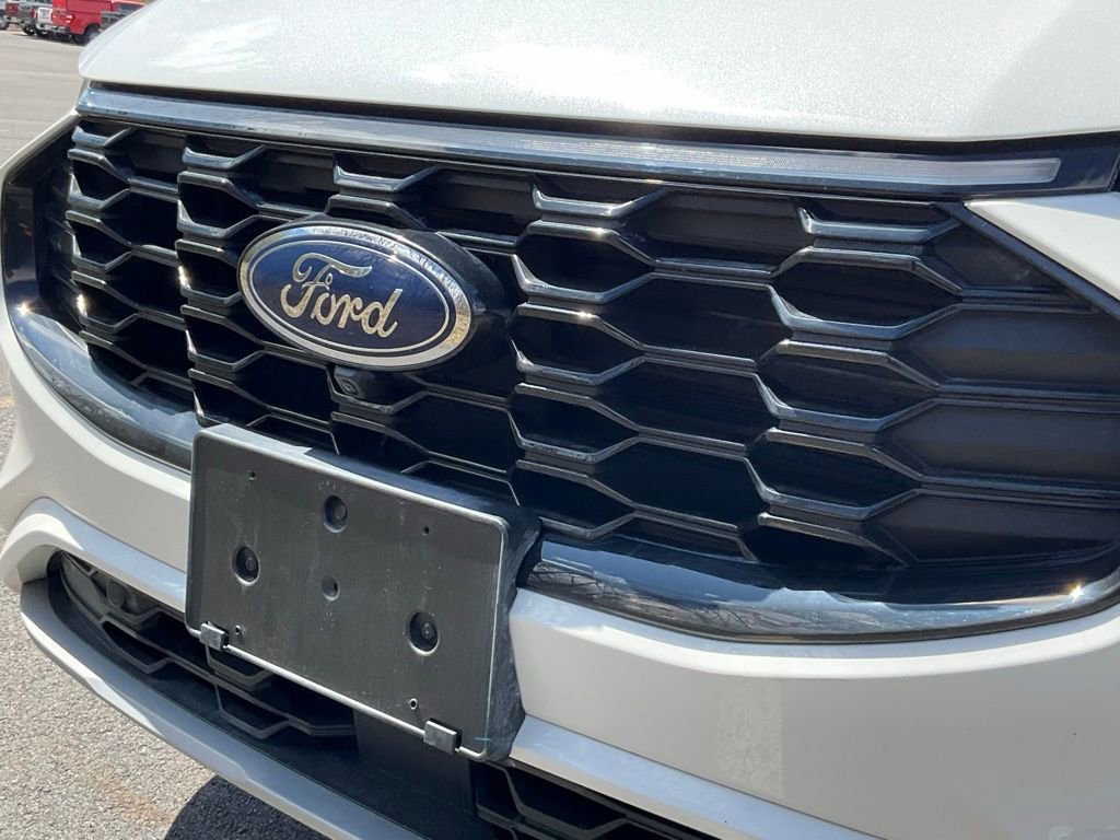 Certified 2023 Ford Escape ST-Line Elite w/ Premium Technology Package AWD/4WD image 22