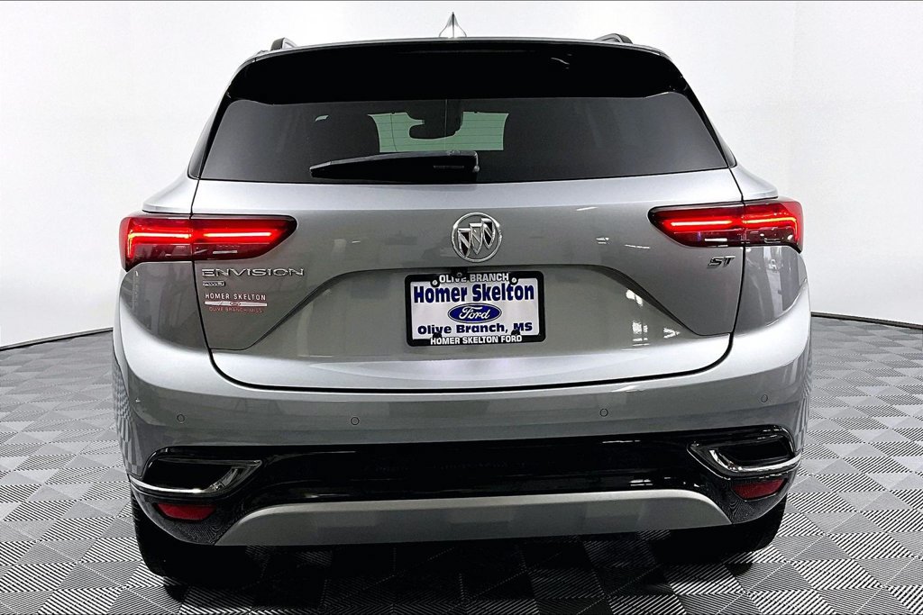 Used 2023 Buick Envision Essence w/ Sport Touring Package AWD/4WD image 4
