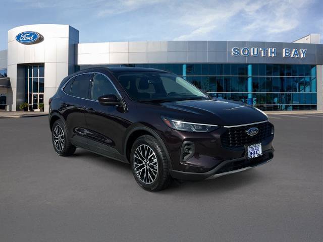 Certified 2023 Ford Escape SE w/ PHEV Premium Package FWD image 7