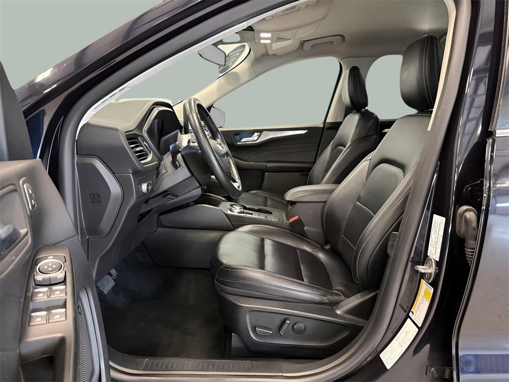 Certified 2021 Ford Escape Titanium image 30