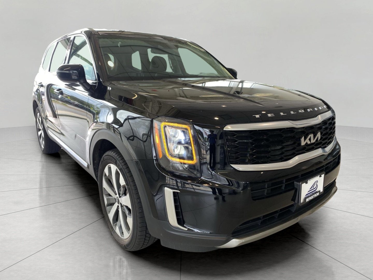 Used 2022 Kia Telluride EX w/ EX Premium Package FWD image 1