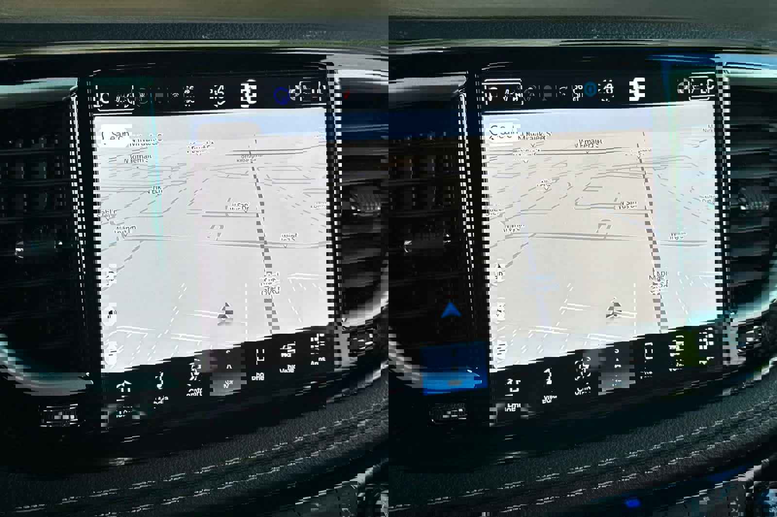 Used 2025 Chrysler Pacifica Select w/ Uconnect Theater Family Group image 21