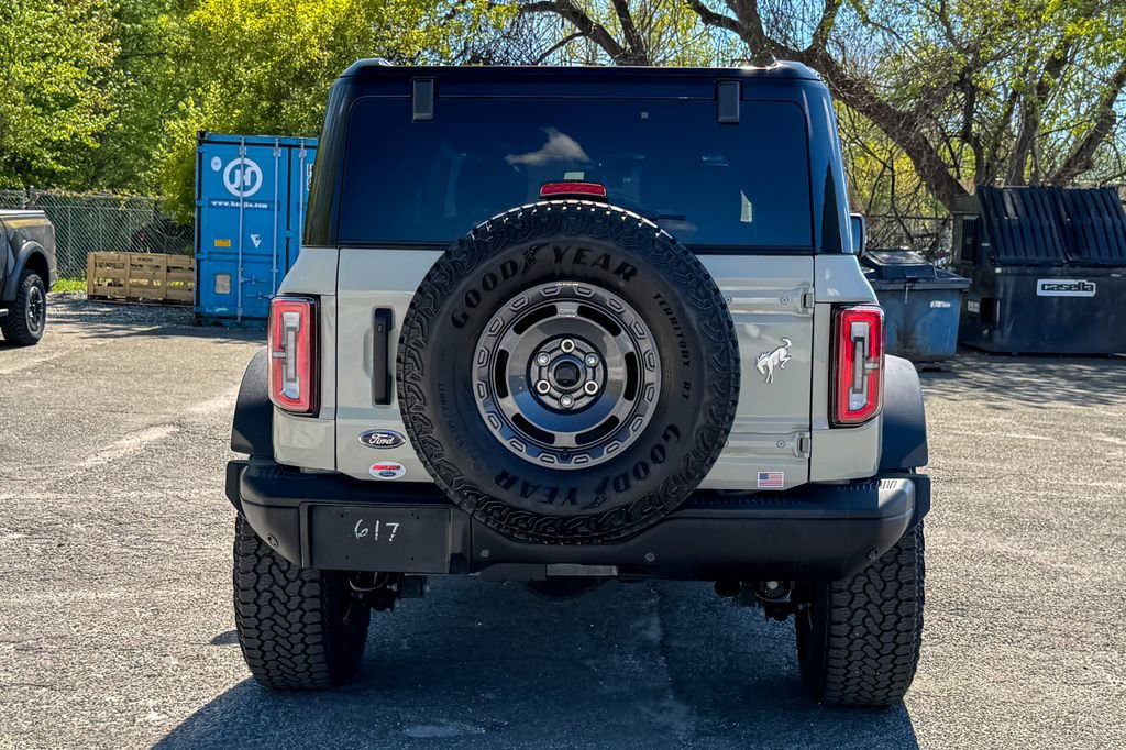 Certified 2025 Ford Bronco Badlands w/ Sasquatch Package AWD/4WD image 4