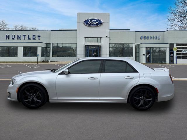 Used 2021 Chrysler 300 S w/ S Model Appearance Package RWD image 6