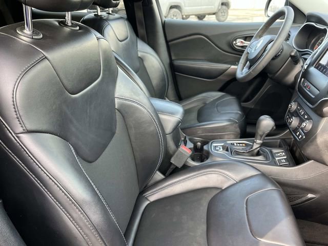 Used 2020 Jeep Cherokee Latitude Plus image 25