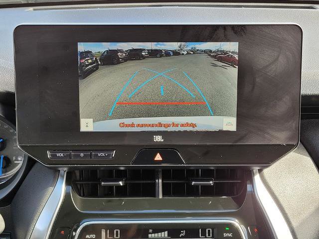 Used 2024 Toyota Venza XLE AWD/4WD image 18