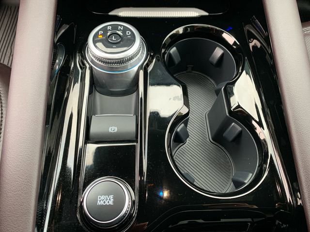 Certified 2025 Ford Explorer Platinum image 37