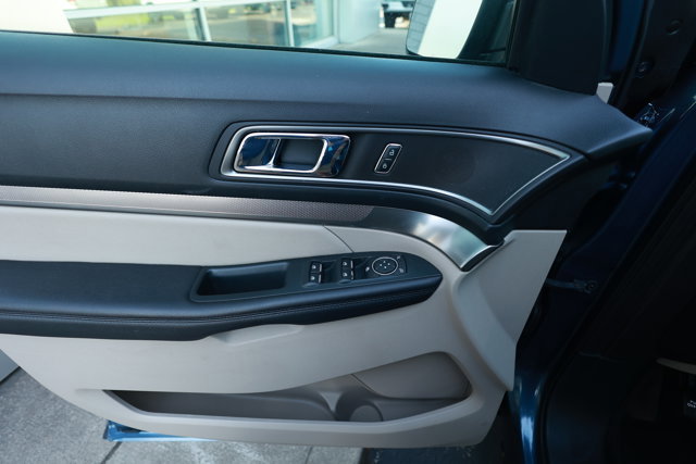 Certified 2018 Ford Explorer XLT w/ Equipment Group 202A AWD/4WD image 16