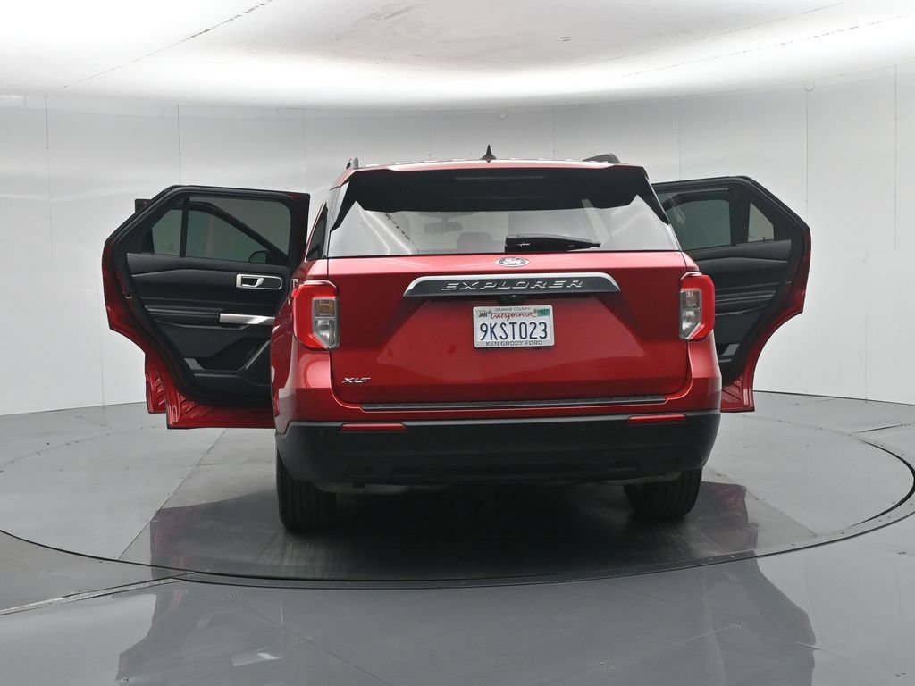 Certified 2023 Ford Explorer XLT RWD image 35