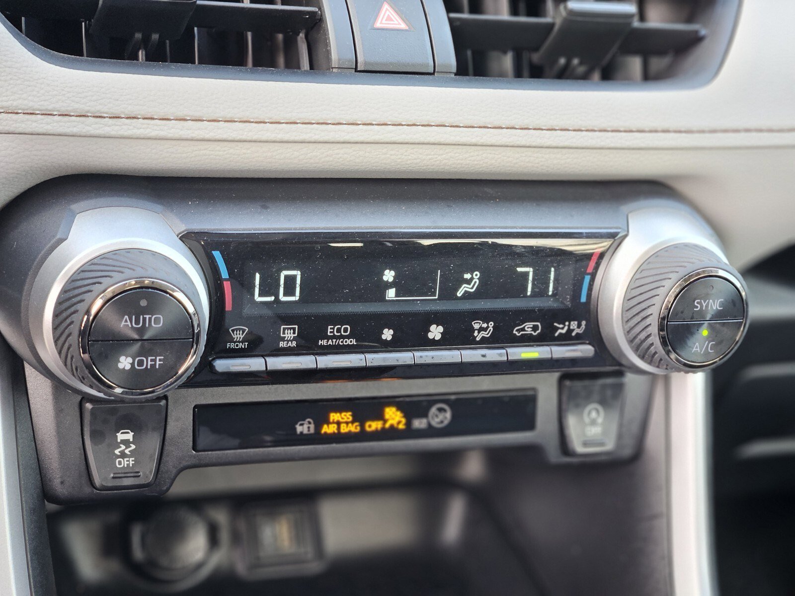 Used 2025 Toyota RAV4 XLE image 23