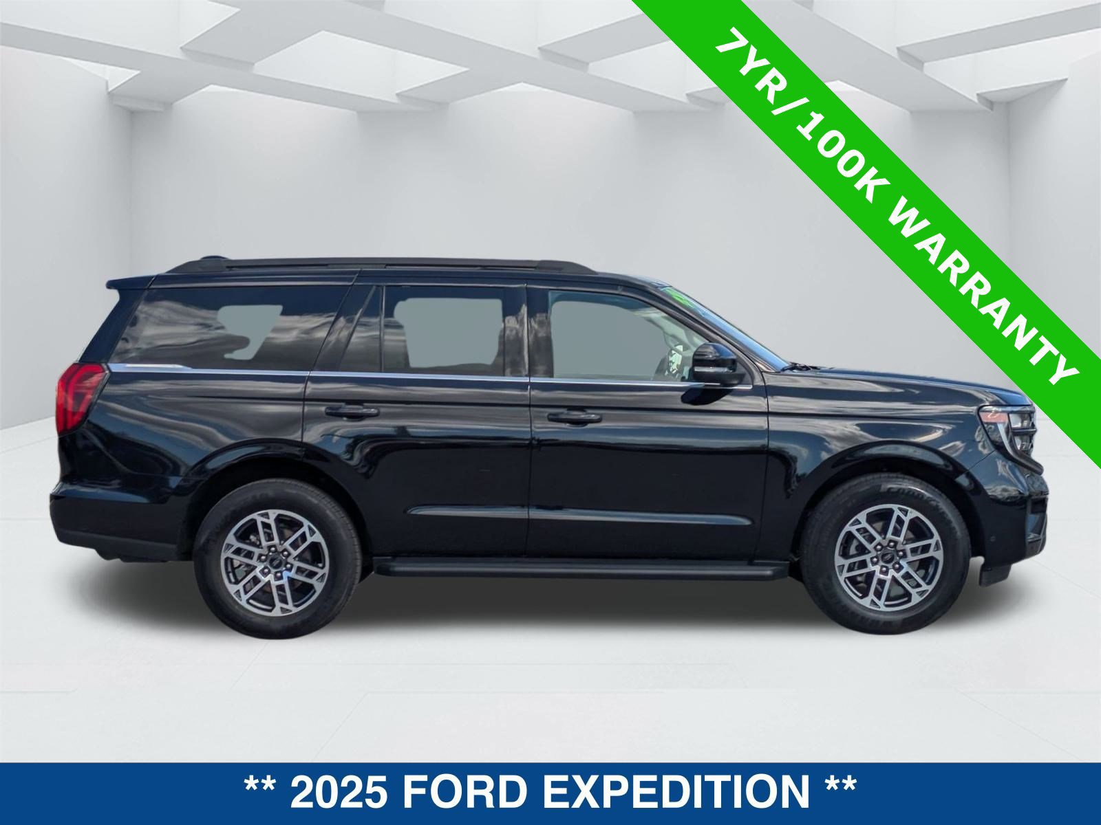 Certified 2025 Ford Expedition Active image 6