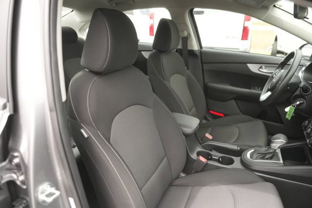 Used 2024 Kia Forte LXS w/ LXS Technology Package FWD image 19