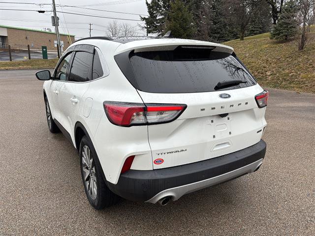 Certified 2020 Ford Escape Titanium w/ Titanium Premium Package 2.0 image 3
