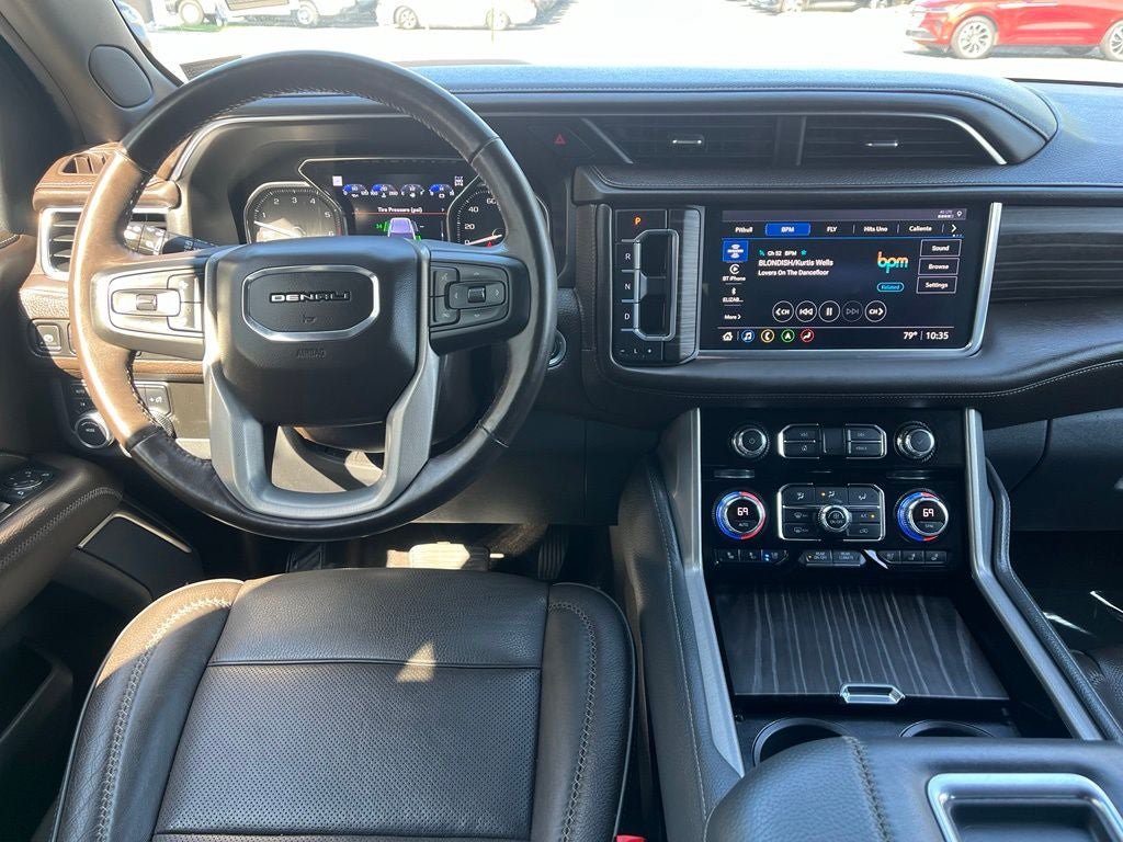 Used 2021 GMC Yukon XL Denali w/ Denali Premium Package AWD/4WD image 16