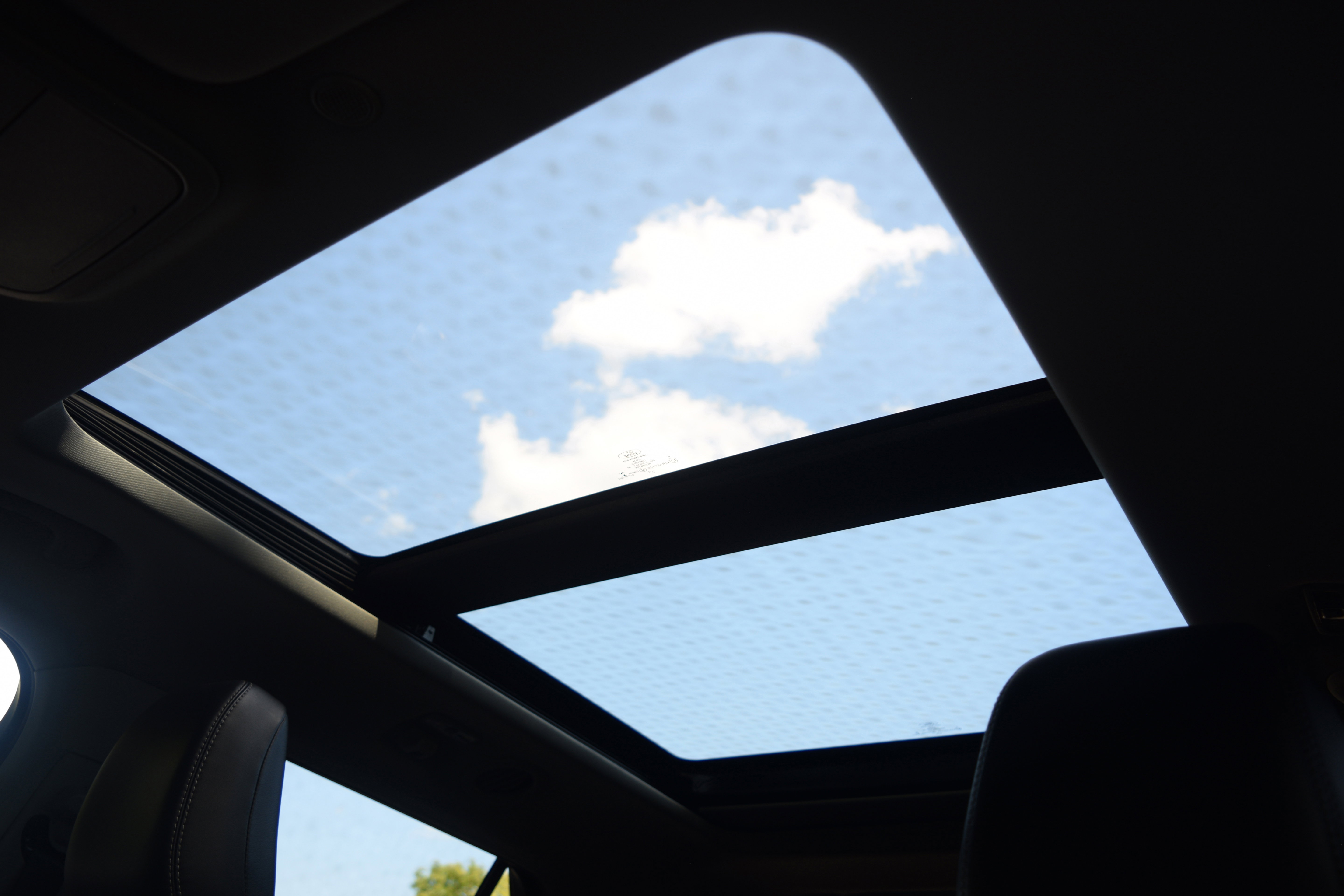 Certified 2022 Ford Explorer XLT w/ Equipment Group 202A image 19