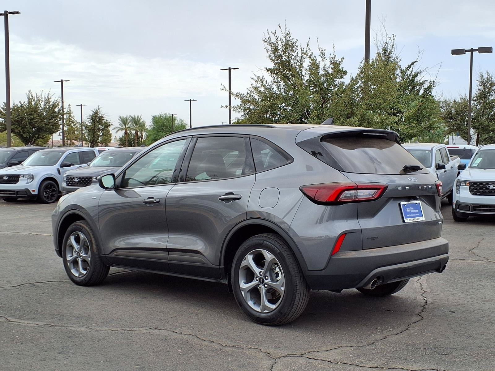 Certified 2025 Ford Escape ST-Line Select AWD/4WD image 4