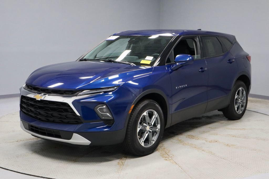 Used 2023 Chevrolet Blazer LT w/ Driver Confidence Package AWD/4WD image 7