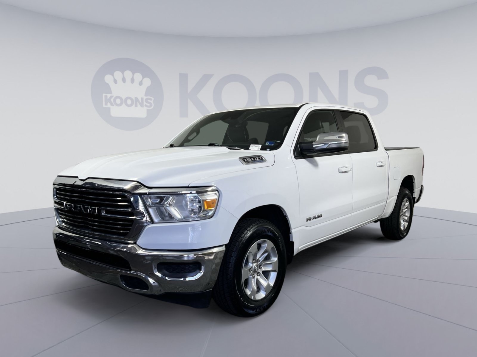 Used 2023 RAM 1500 Laramie AWD/4WD image 5