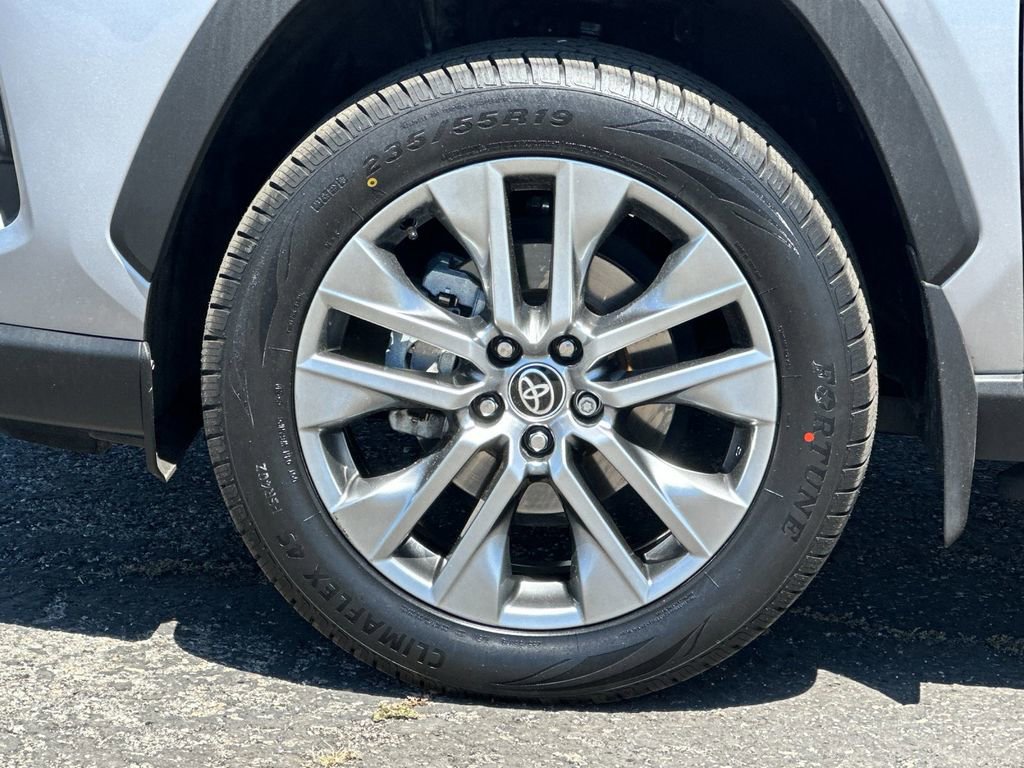 Used 2022 Toyota RAV4 XLE Premium FWD image 24