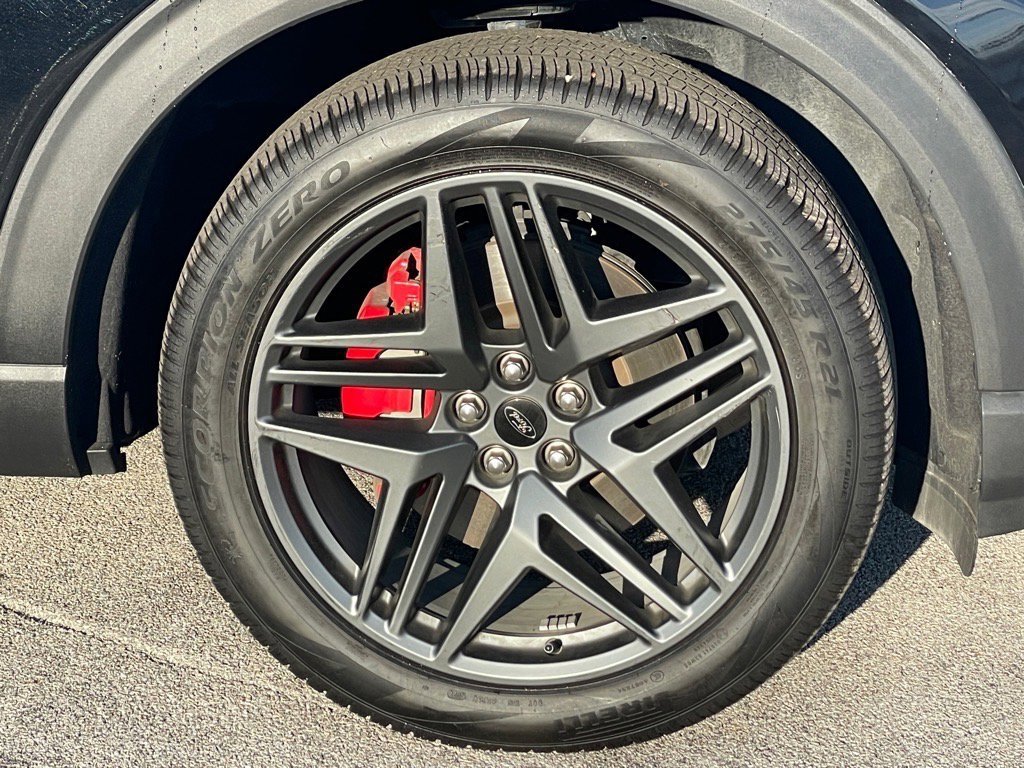 Certified 2025 Ford Explorer ST-Line w/ ST-Line Street Pack image 10