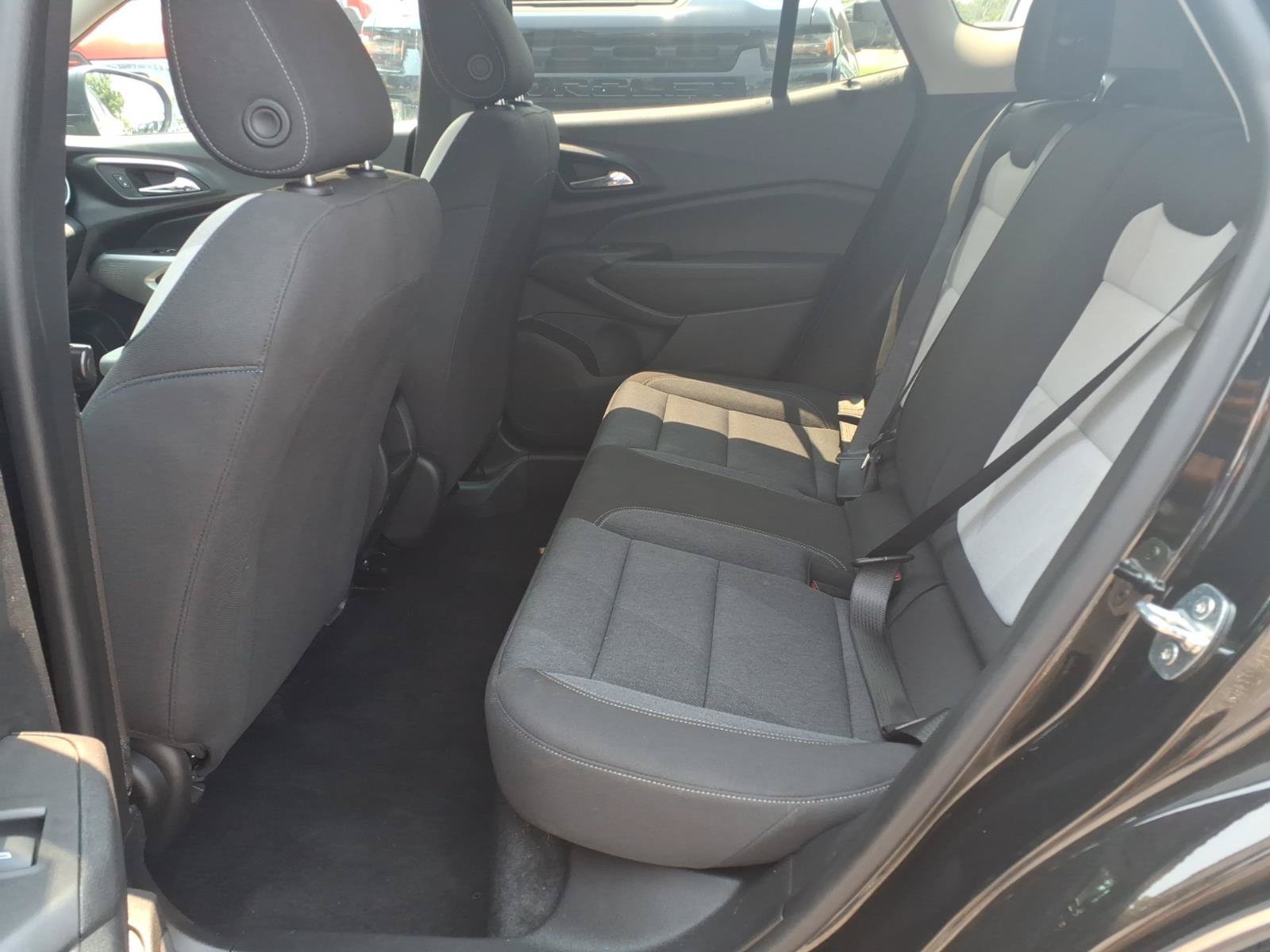 Used 2024 Chevrolet Trax LS FWD image 21