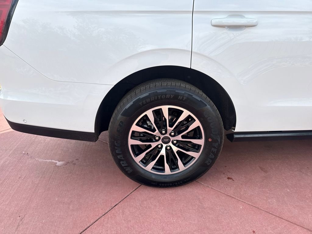 Certified 2025 Ford Expedition Platinum AWD/4WD image 33
