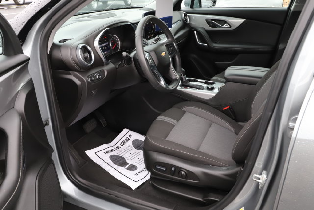 Used 2025 Chevrolet Blazer LT AWD/4WD image 9