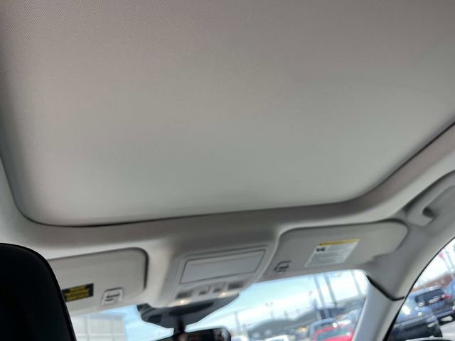 Certified 2025 Ford Escape SE FWD image 18