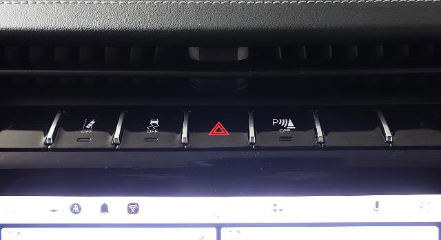 Used 2024 Jeep Grand Cherokee L Overland w/ Luxury Tech Group IV image 25