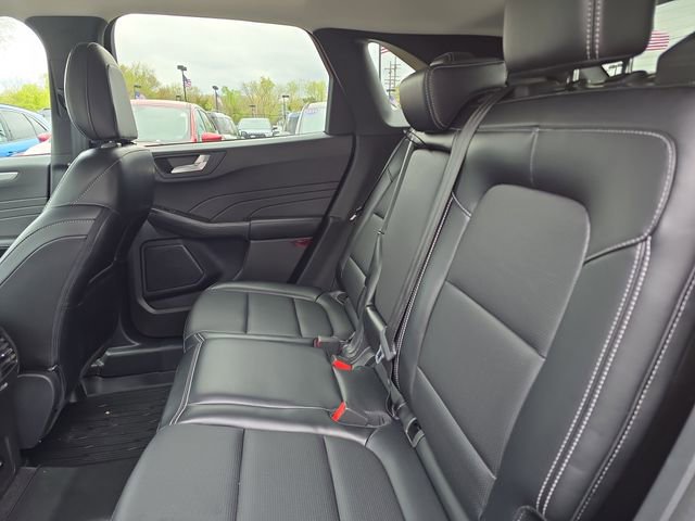 Certified 2024 Ford Escape Platinum AWD/4WD image 28