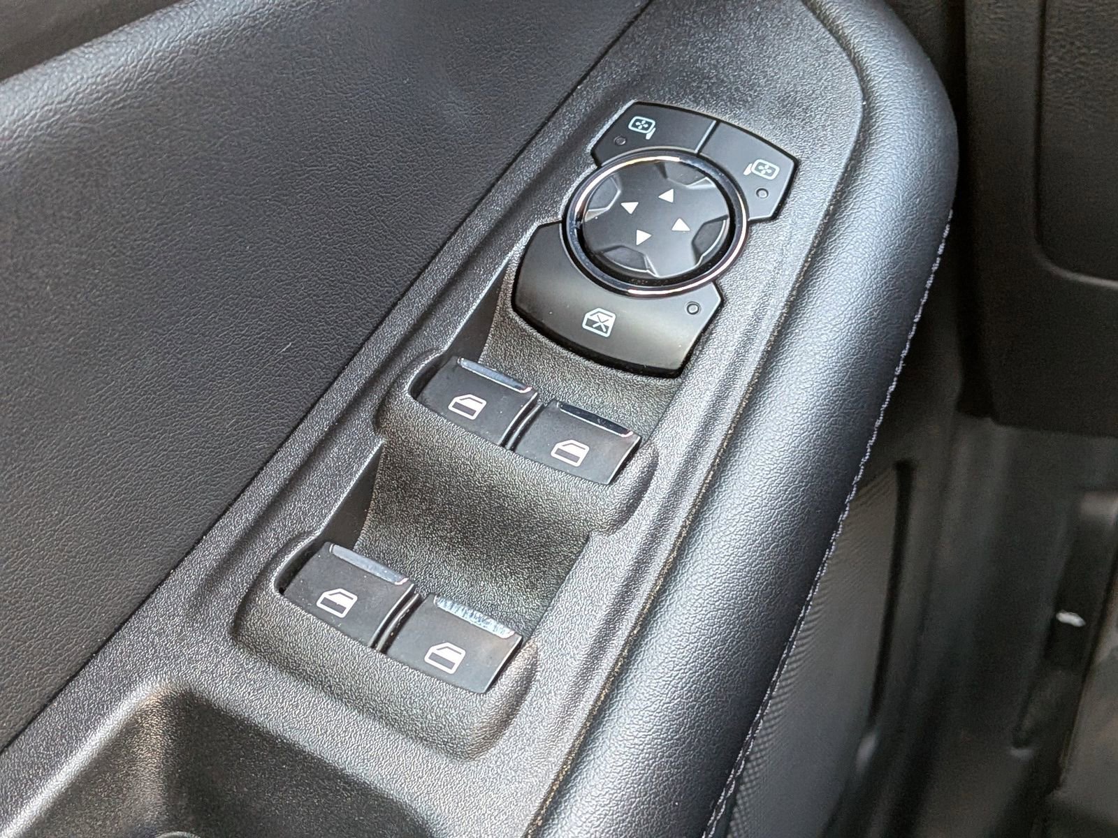 Certified 2023 Ford Edge SEL w/ Convenience Package image 28