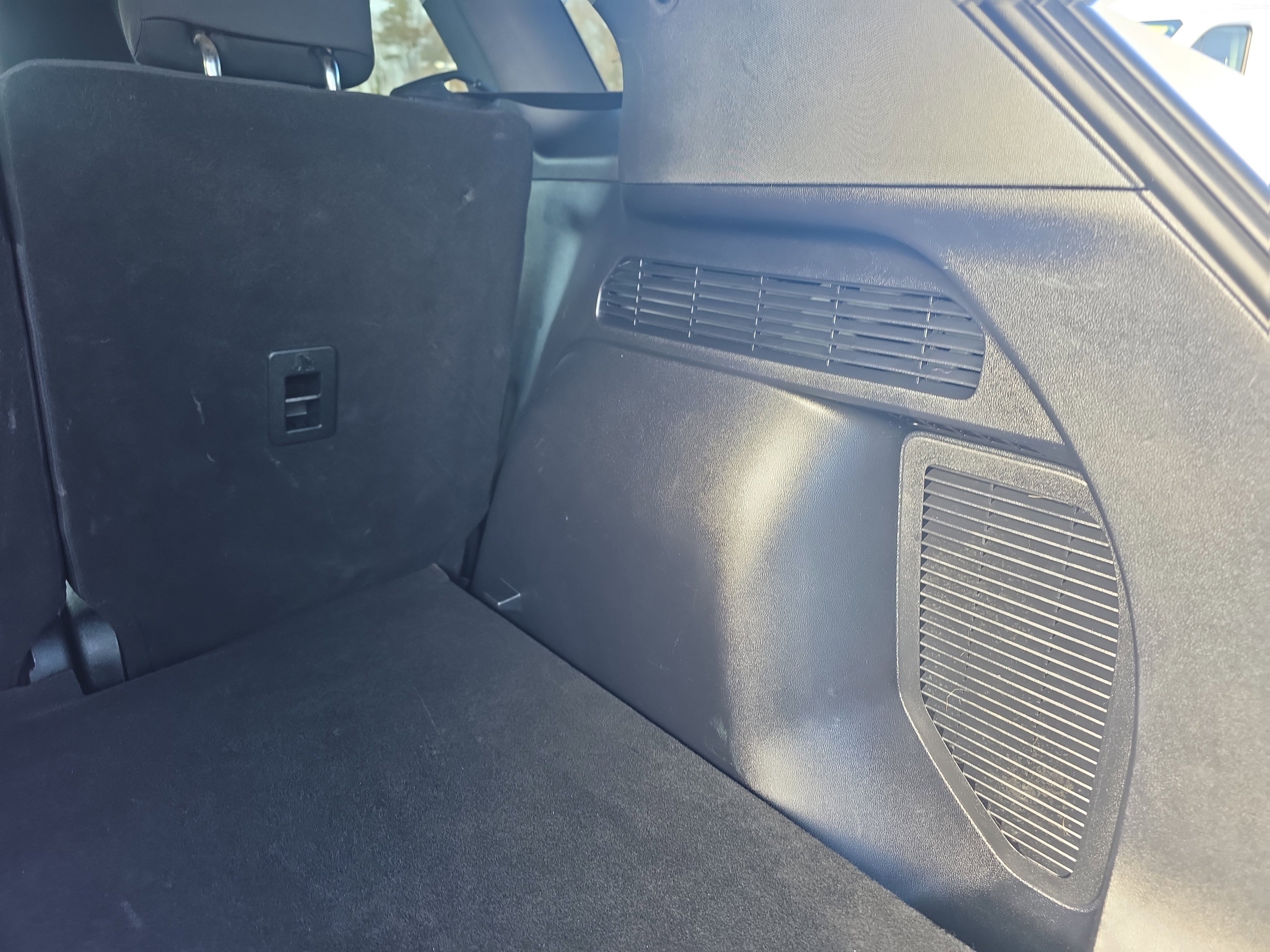 Certified 2022 Ford Escape SE w/ Cold Weather Package image 18