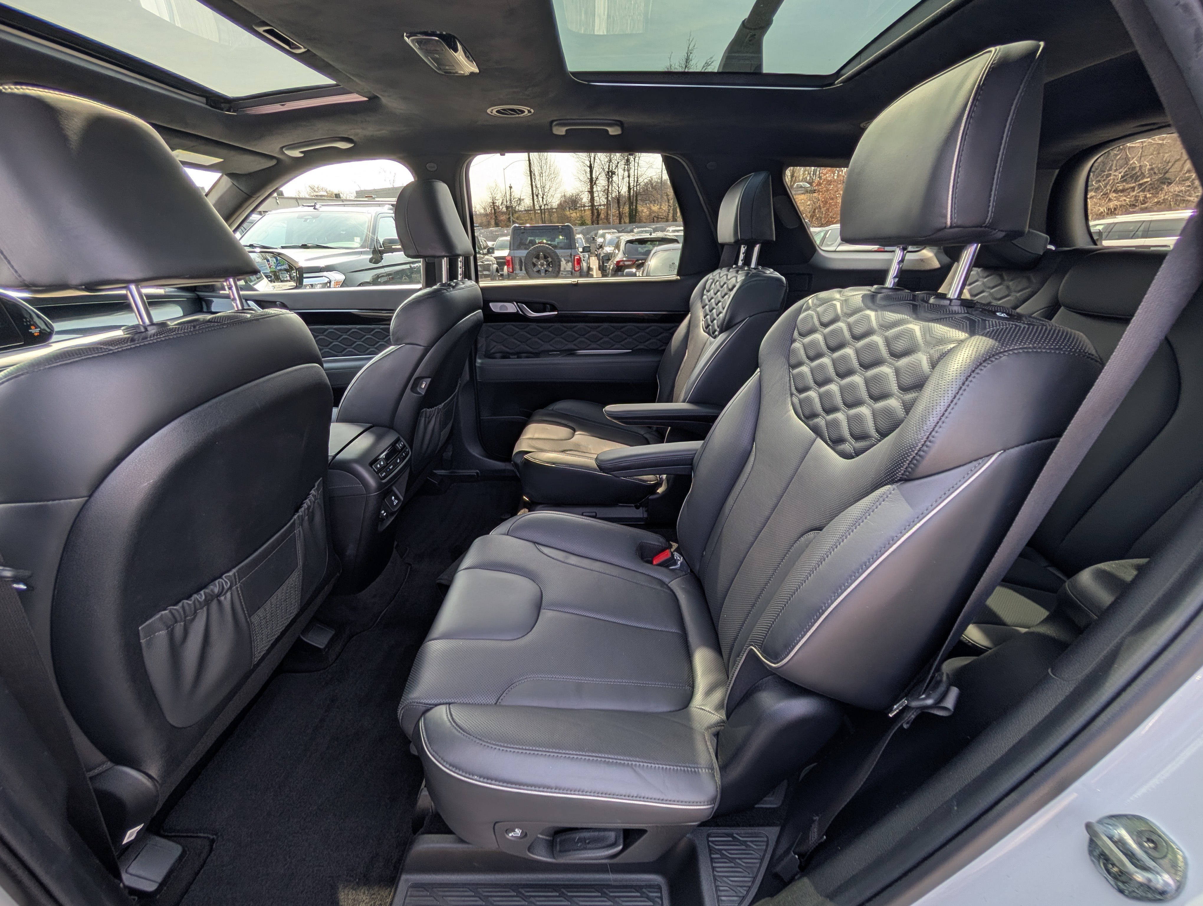 Used 2022 Hyundai Palisade Calligraphy w/ Cargo Package FWD image 18