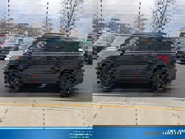 Certified 2022 Ford Explorer ST w/ Equipment Group 401A image 4