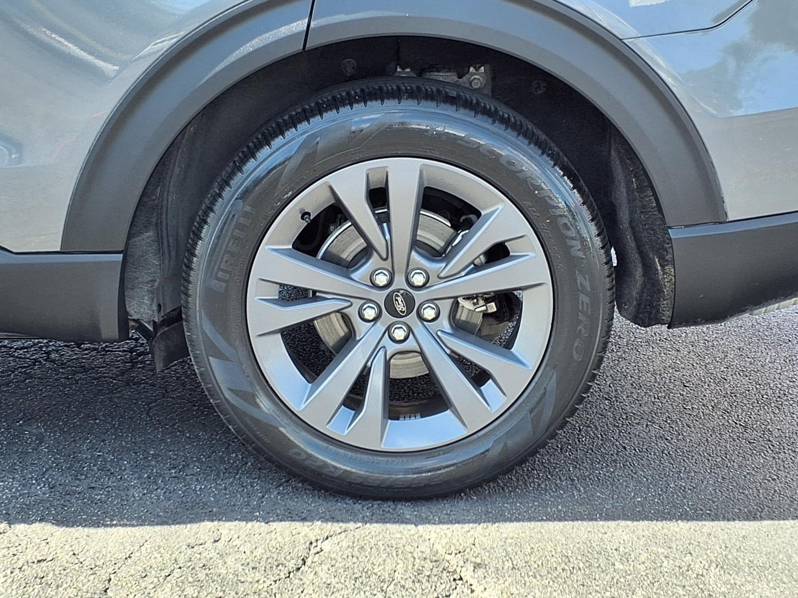 Certified 2023 Ford Explorer XLT w/ Equipment Group 202A RWD image 10