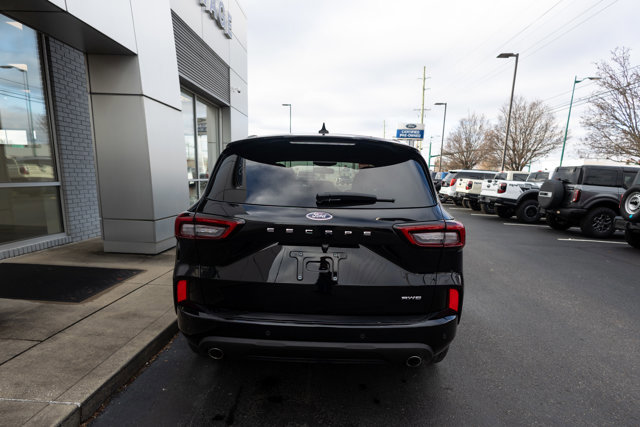 Certified 2025 Ford Escape ST-Line Elite w/ Premium Technology Package image 4