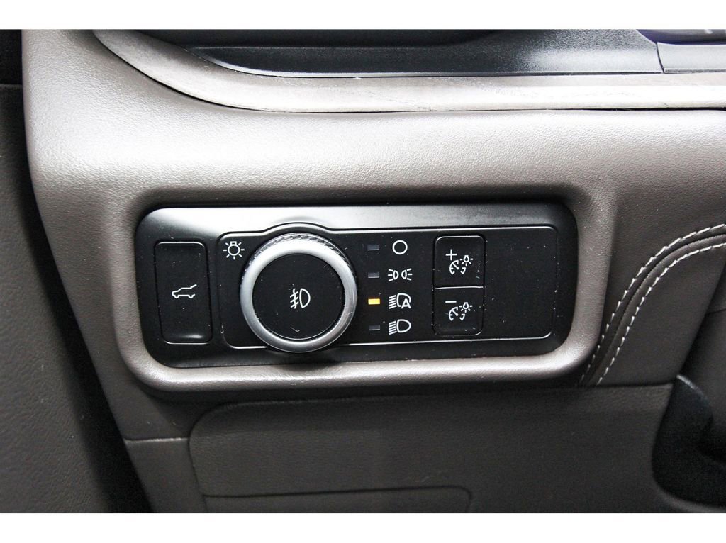 Certified 2024 Ford Explorer Platinum w/ Technology Package AWD/4WD image 22