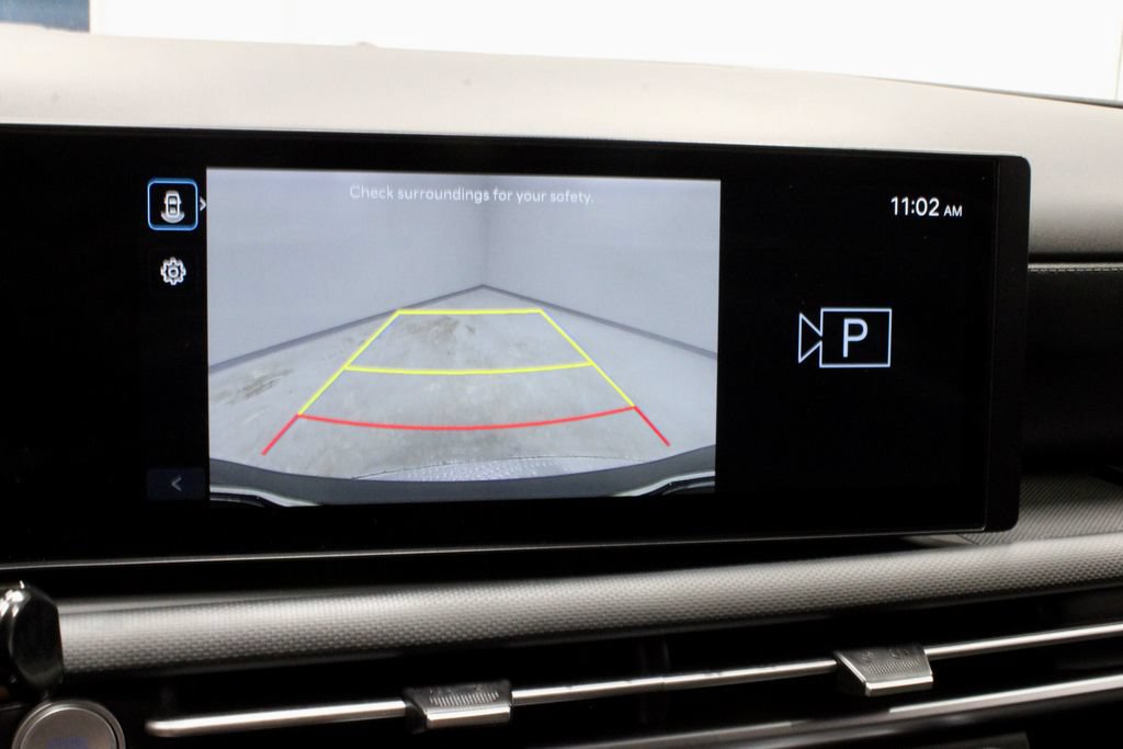 Used 2025 Hyundai Tucson SE FWD image 2