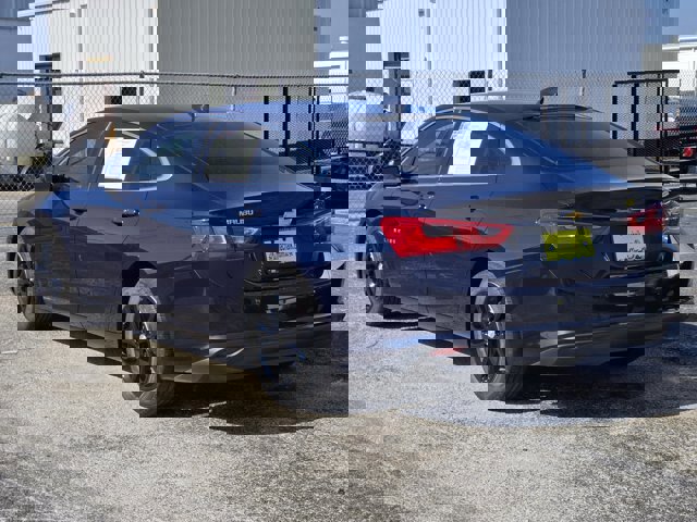 Used 2018 Chevrolet Malibu LT w/ Leather Package image 4