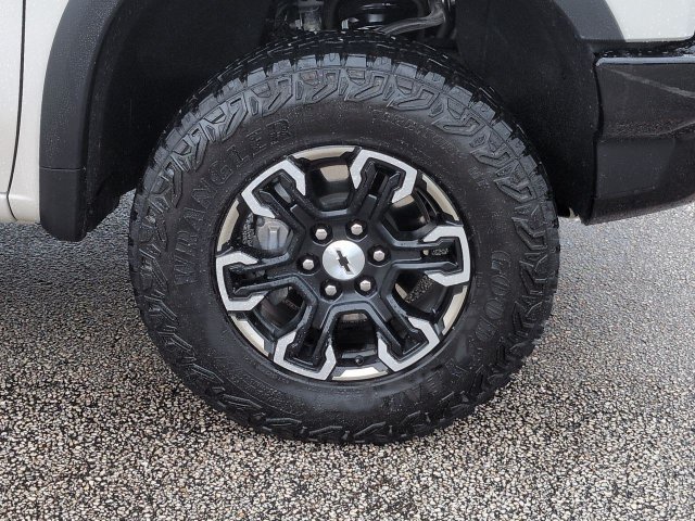 Used 2026 Chevrolet Silverado 1500 ZR2 AWD/4WD image 11