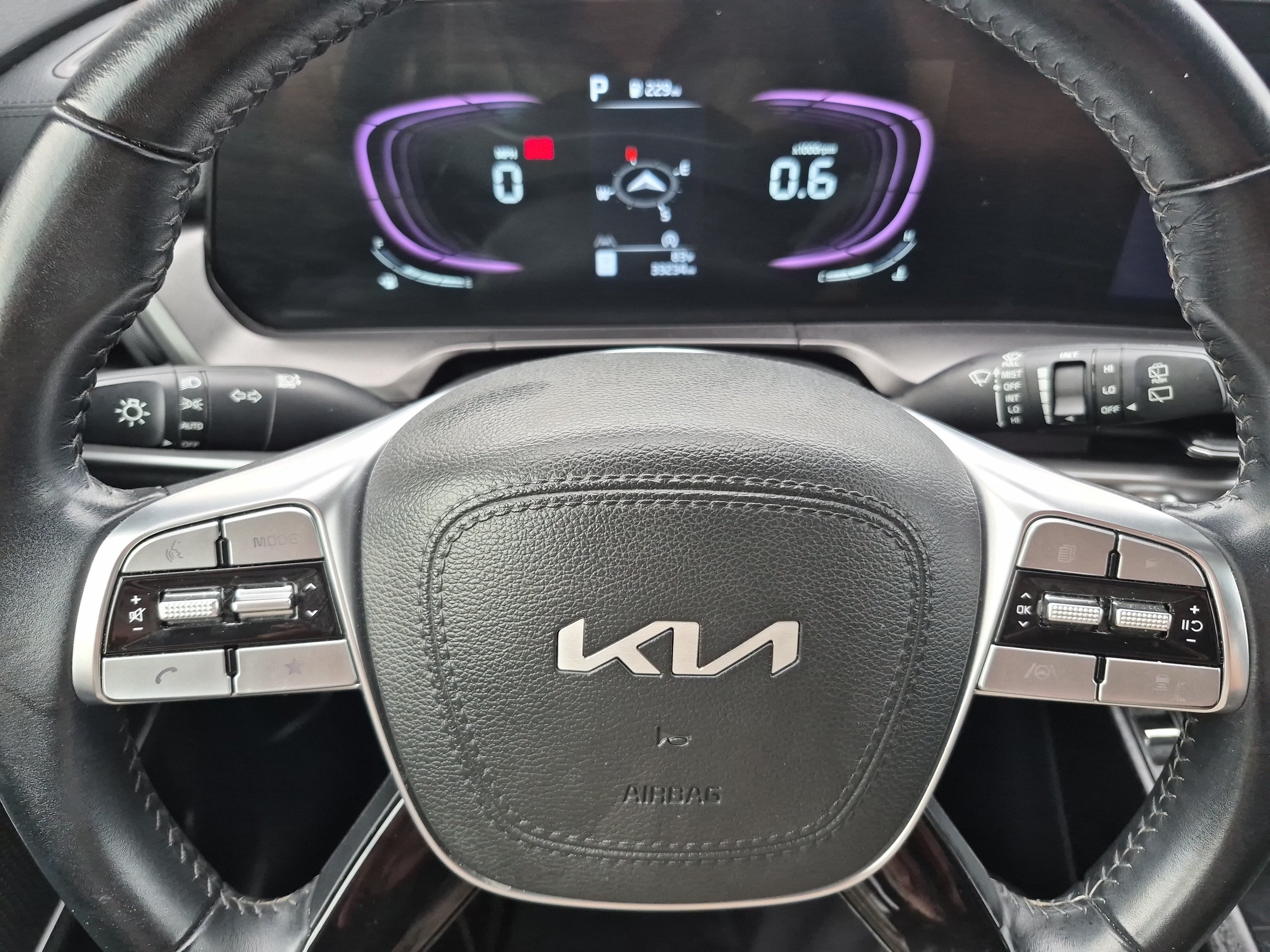Used 2025 Kia Telluride S FWD image 27