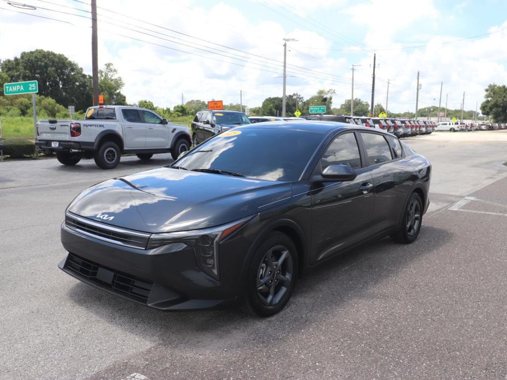 Used 2025 Kia K4 FWD image 3