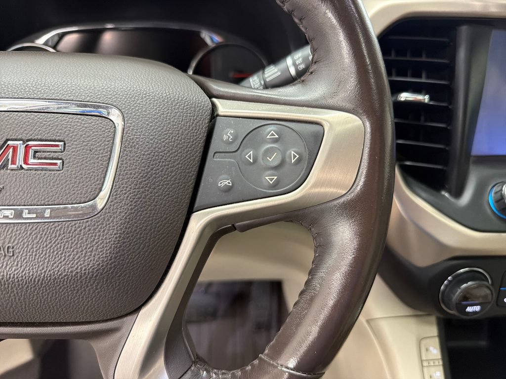 Used 2018 GMC Acadia Denali w/ Technology Package FWD image 22