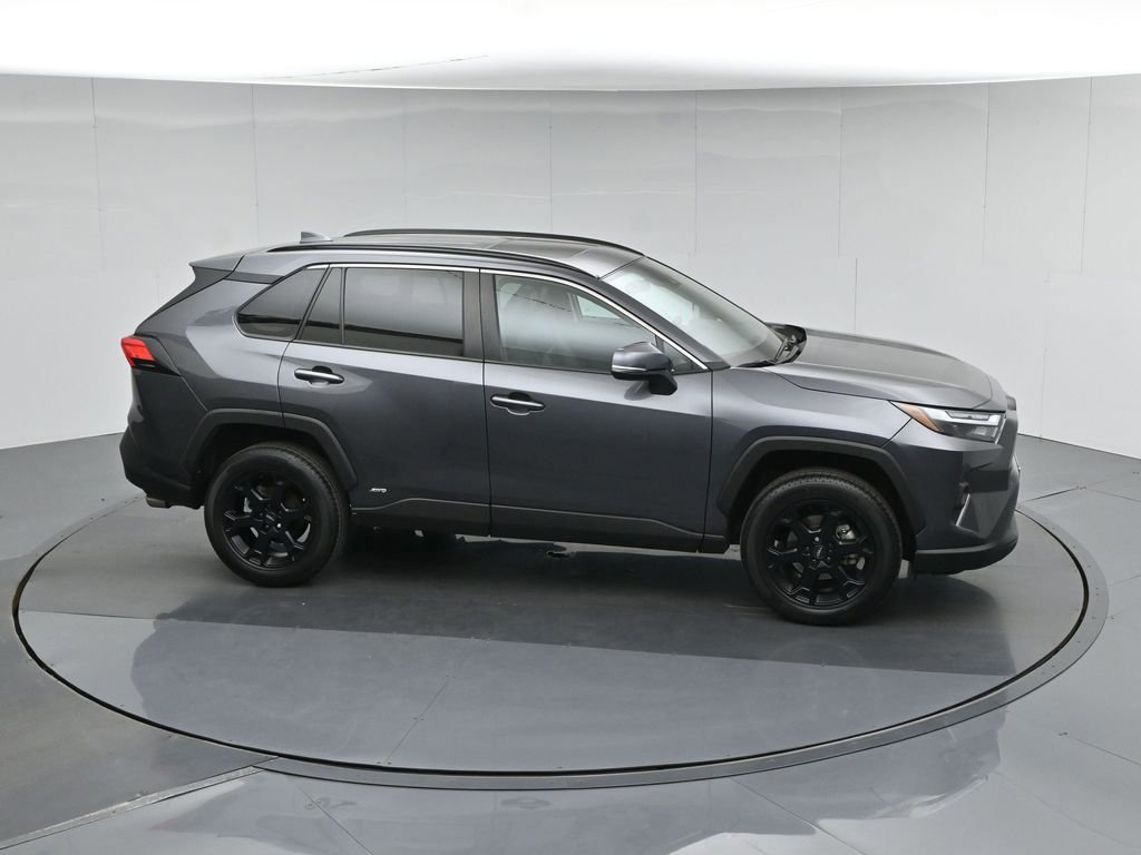 Used 2022 Toyota RAV4 XLE Premium image 10