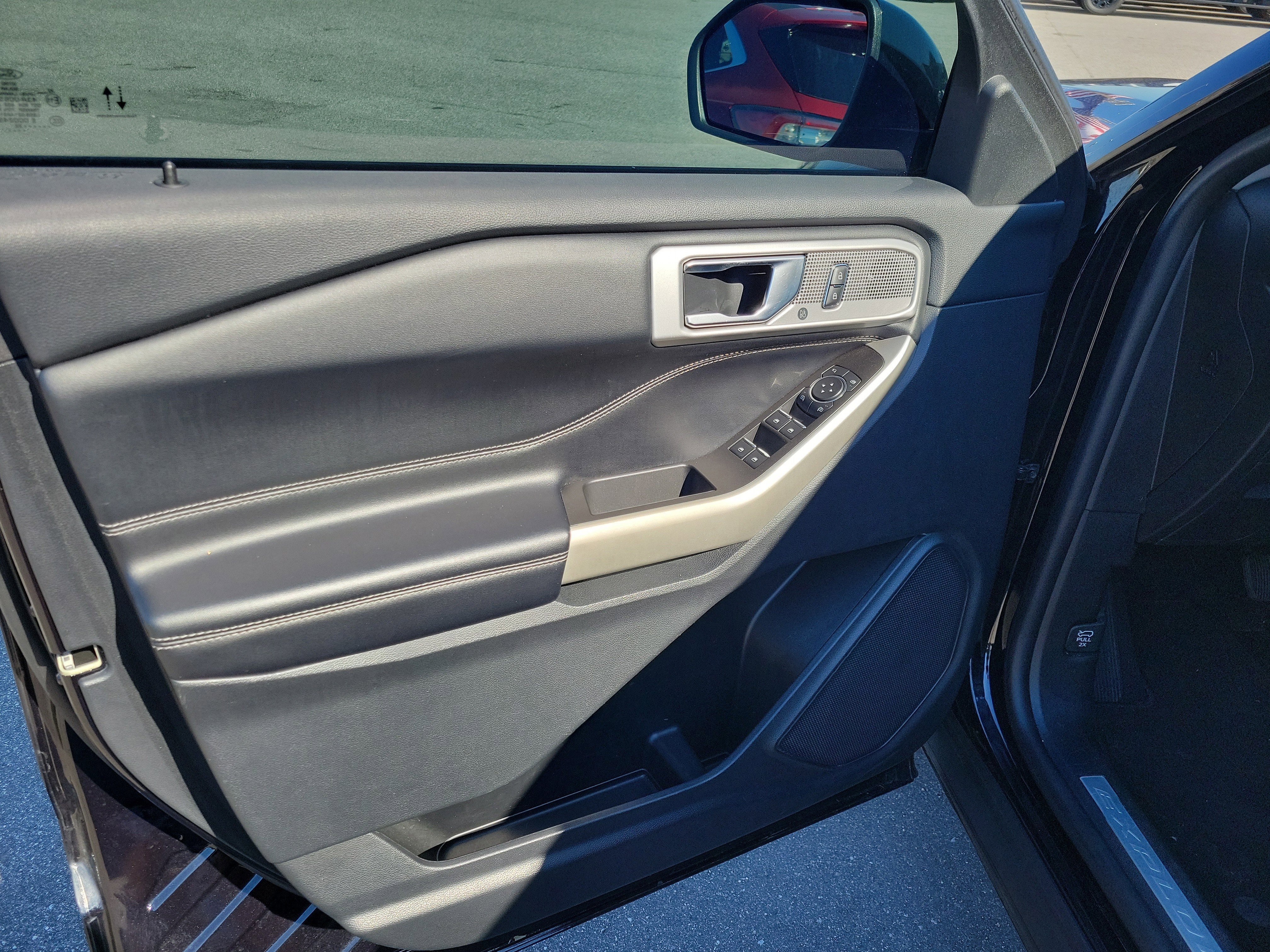 Certified 2022 Ford Explorer Limited image 5