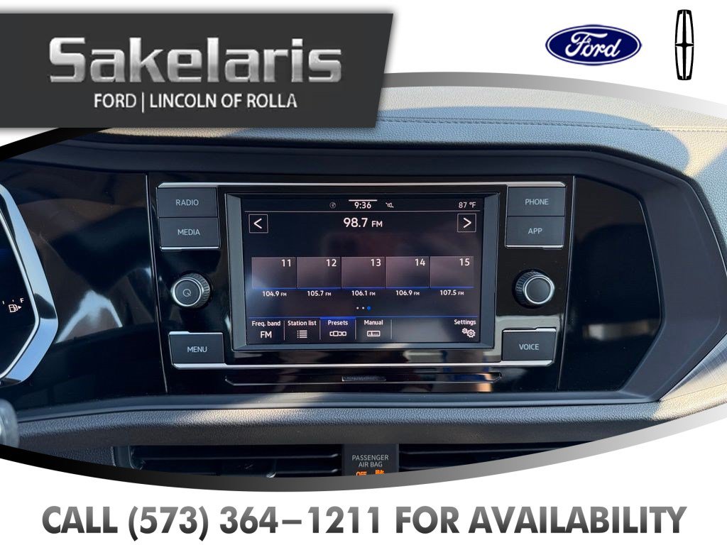 Used 2024 Volkswagen Jetta SE FWD image 23