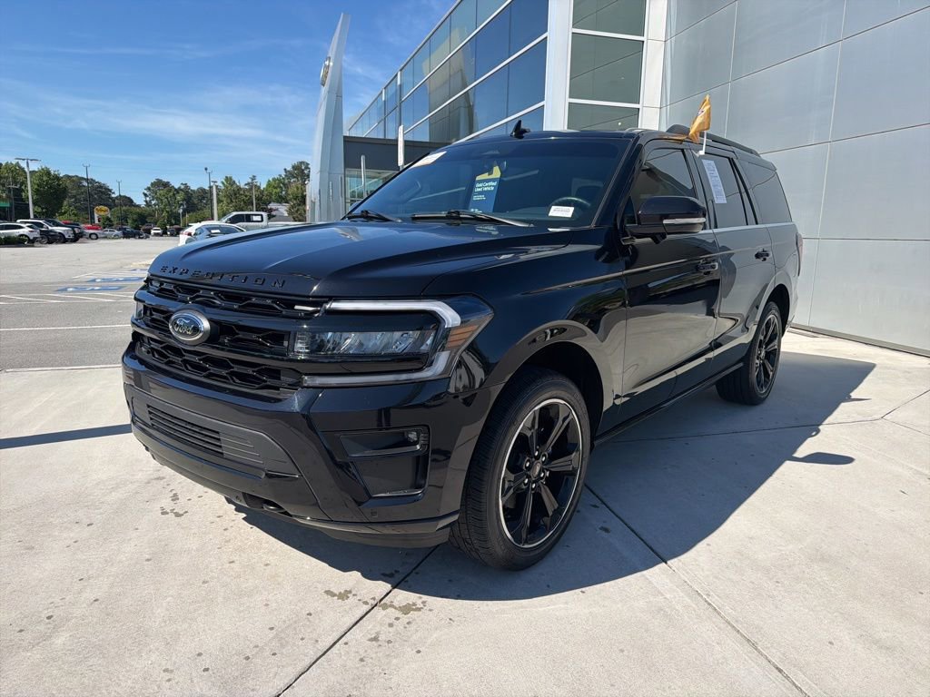 Certified 2023 Ford Expedition Limited AWD/4WD image 3