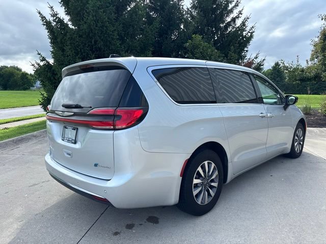 Used 2024 Chrysler Pacifica Limited FWD image 5