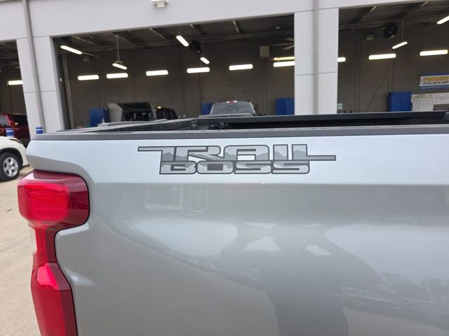 Used 2024 Chevrolet Silverado 1500 Custom Trail Boss w/ Dark Appearance Package AWD/4WD image 6